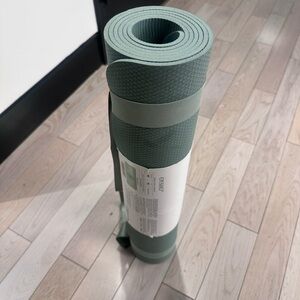 NWT Oysho Yoga Mat